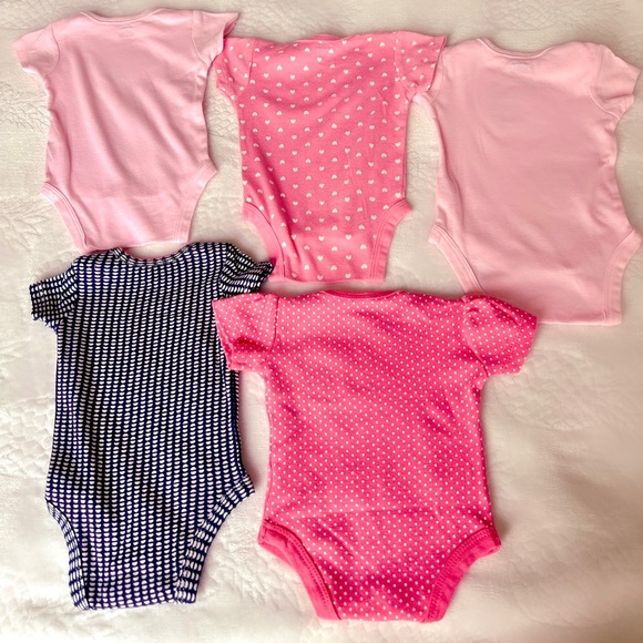 Newborn 0-3 months Onesies - Picture 1 of 6